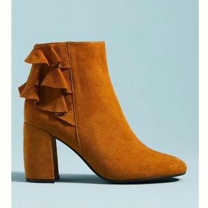 BRUNO PREMI RUFFLED BOOTIES, Size 6